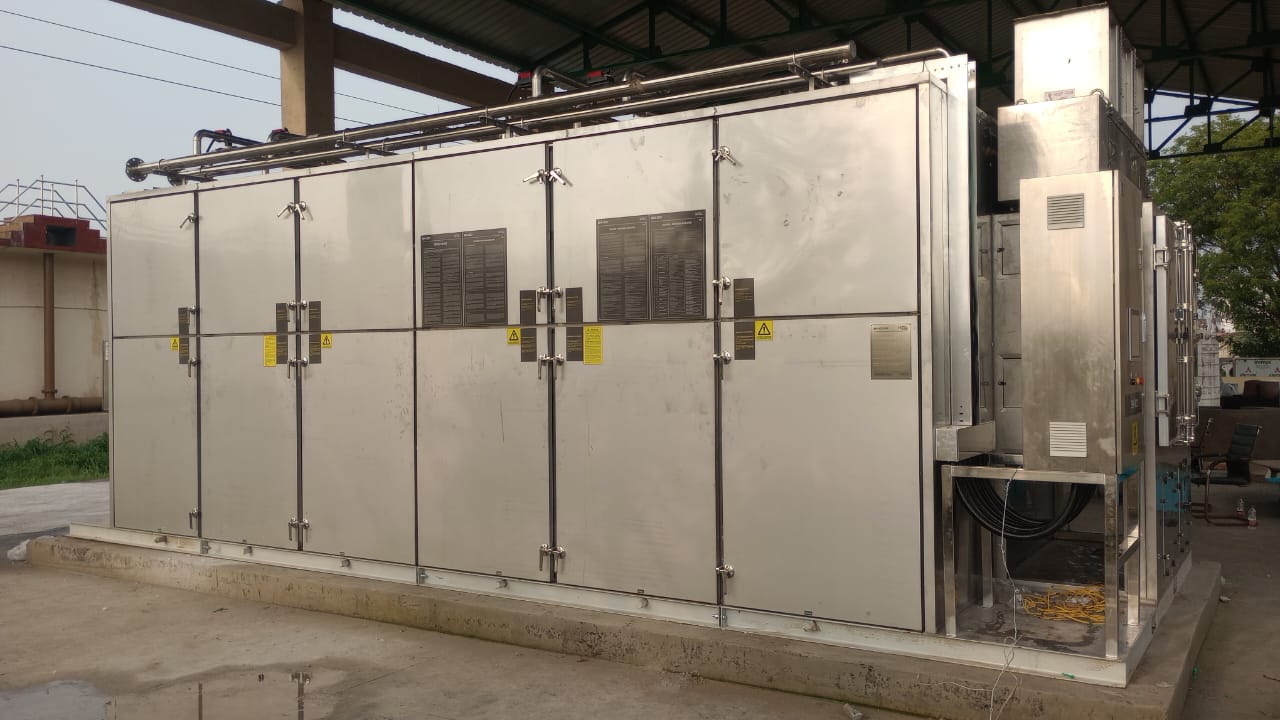 Sludge dryer – door and controls